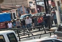 Manifestantes hicieron caminar a Presidente de San Felipe Orizatlán 