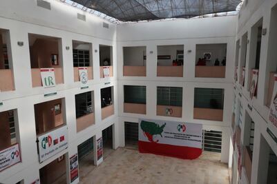 Tras salirse del PRI, señalan a Adriana Flores de pedir pluri