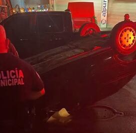 Automóvil termina volcado en calles de Tlahuelilpan, conductor resultó lesionado