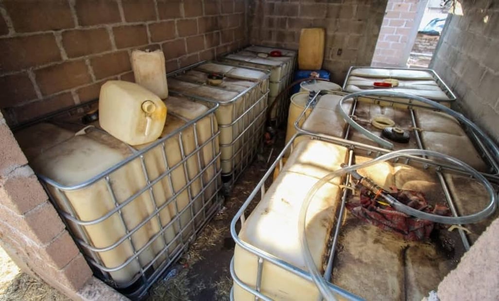 Autoridades aseguran más de 34 mil litros de combustible robado y droga en Tepeapulco | Foto: especial