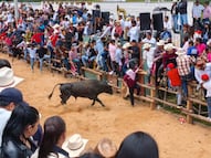 Defiende alcaldesa de Santiago Tulantepec la Santiagada ante debate sobre prohibición de la tauromaquia