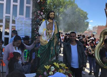 Miles de personas acuden al templo de San Judas Tadeo para dar gracias