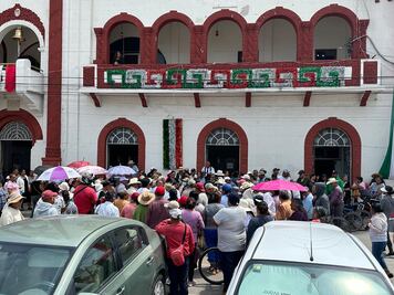 Exigen agua potable; vecinos de Francisco I. Madero increpan a alcaldesa