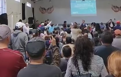 Video: Vecinos de Doxey reventan reunión informativa y rechazan parque de economía circular en Tlaxcoapan