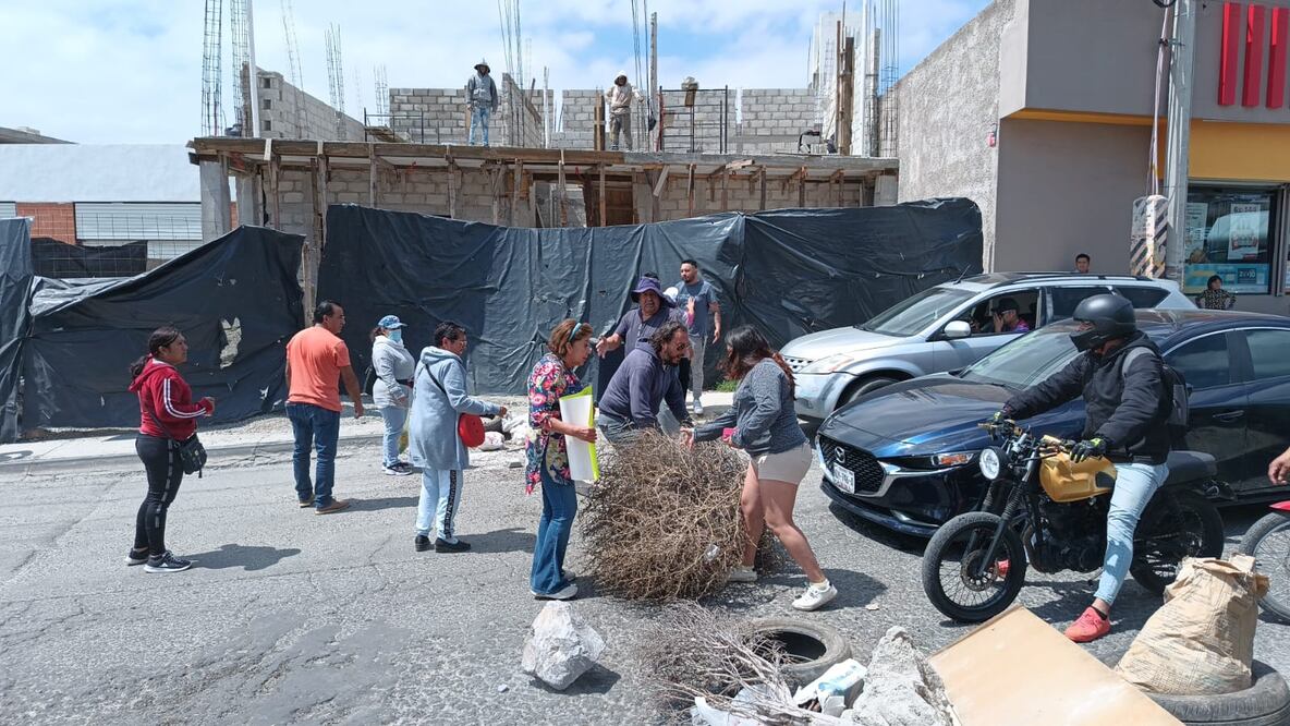 El 2 de octubre vecinos bloquearon dos puntos de esa vialidad, lo que derivó en agresiones por personas desconocidas | Foto: Lourdes Naranjo