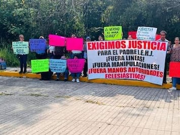 Feligreses se manifiestan a favor de sacerdote acusado de abuso sexual