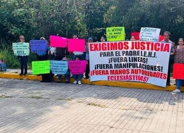 Feligreses se manifiestan a favor de sacerdote acusado de abuso sexual