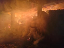 En Actopan, miles de pacas de alfalfa se quemaron tras incendio 