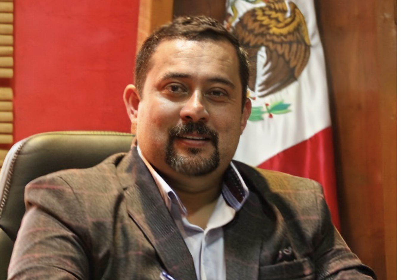 Casimiro Mendoza Hernández, un adulto mayor de 66 años habitante de la localidad de Tetlapaya, Lolotla, denunció al gobierno municipal que encabeza Ernestino Melo por usurpación de identidad y posible corrupción. Foto: Especial