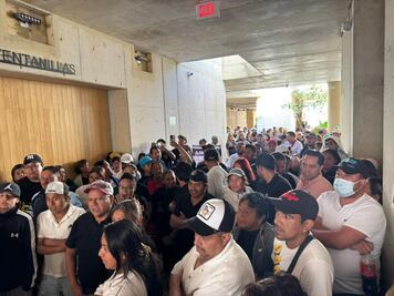 Tianguistas toman la presidencia de Tizayuca y acuerdan diálogo con autoridades