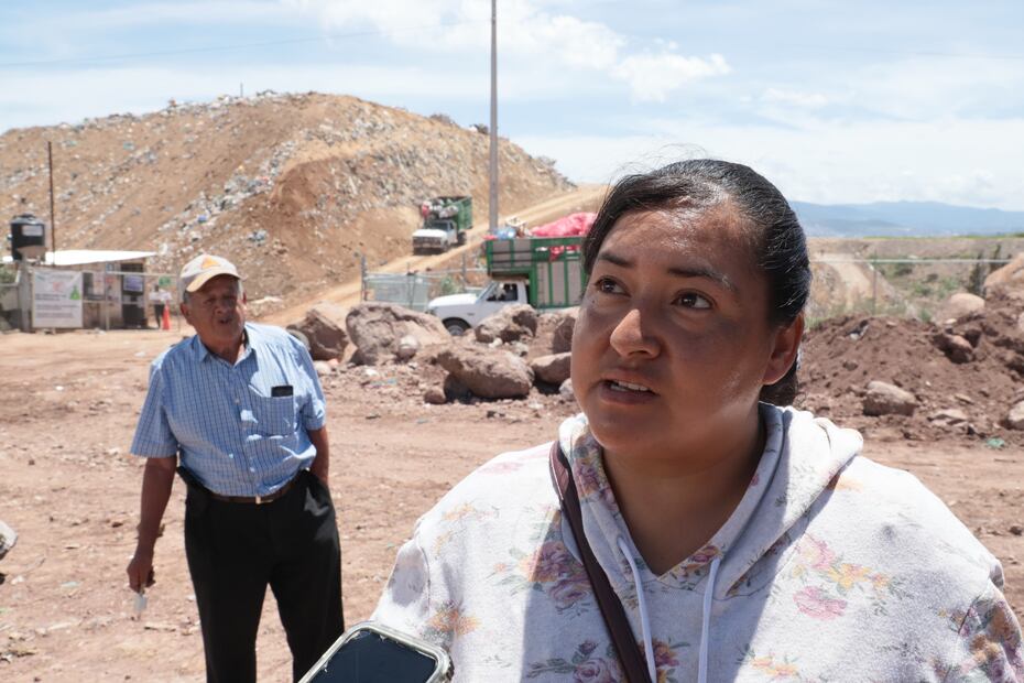 Fani Pascual Pérez lleva más de siete años separando y reciclando desechos, y esta actividad es su fuente de ingresos; por trabajar tres días a la semana llega a ganar hasta mil 800 pesos I Foto: Luis Soriano
