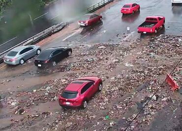Deslizamiento de tierra bloquea circulación en autopista México-Pachuca