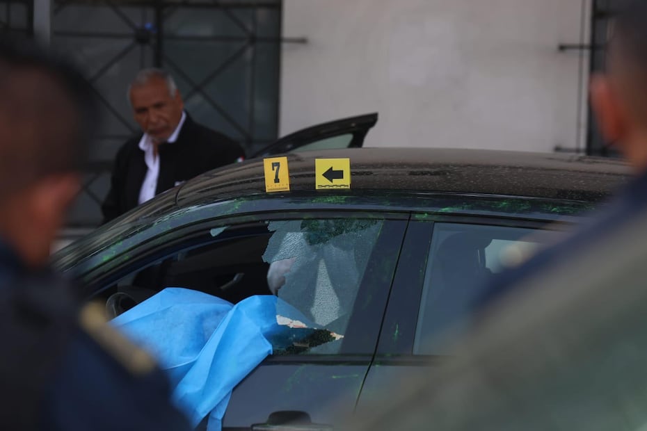 Dos funcionarios del GCDMX fueron asesinados la mañana de este martes 20 de mayo de 2025, en un ataque directo ocurrido sobre Calzada de Tlalpan, a la altura de la estación Xola del Metro, colonia Moderna, alcaldía Benito Juárez. Las víctimas fueron identificadas como Ximena Guzmán, secretaria particular de la Jefa de Gobierno, y José Muñoz, asesor. Foto: Agencia EL UNIVERSAL/Francisco Rodríguez/RDB.