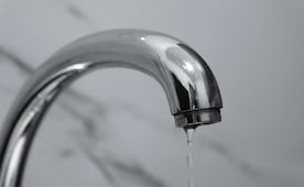 Vecinos de Tizayuca reúnen firmas contra posible aumento a la tarifa del agua