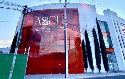 Multan a servidores de 5 municipios y al rector de la UAEH por incumplir con informes financieros