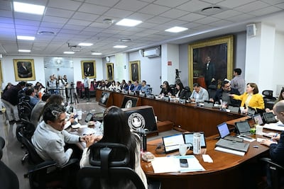 Eliminan facultad de ayuntamientos de autorizar al alcalde para celebrar contratos