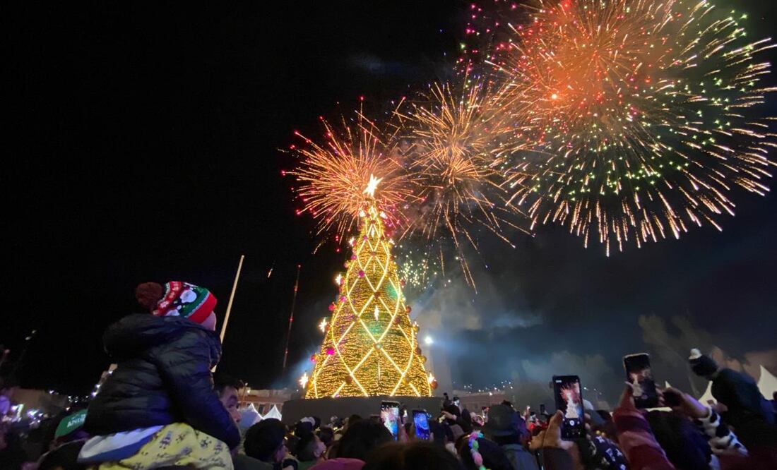 Se realizó el tradicional encendido del árbol de navidad I Foto: Luis Soriano