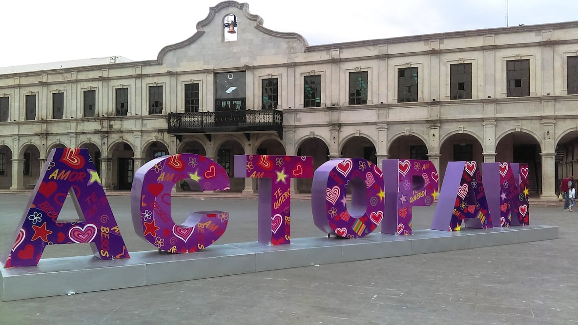 En Actopan los días miércoles se instala el tianguis el cual es considerado uno de los más grandes de la región | Foto: Wikimedia Commons