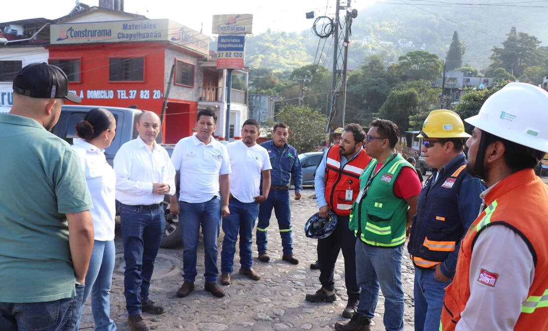 Según un comunicado de la CFE, las lluvias y derrumbes afectaron 12 kilómetros de líneas y a mil 551 usuarios | Foto: especial