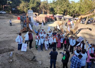 Colocan primera piedra de la Casa de la Mujer Indígena en Atlapexco