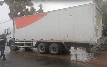 Recuperan trailer robado en Pachuca