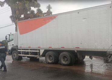 Recuperan trailer robado en Pachuca
