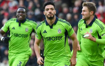 El hidalguense Raúl Jiménez anota doblete con el Fulham y hace historia en la Premier League 