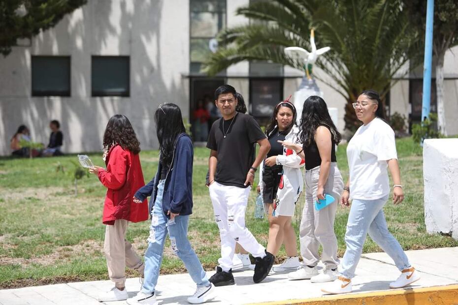 Regresan a clases estudiantes de la UAEH | Foto: Especial