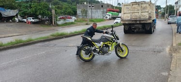 Pareja de motociclistas resulta herida tras presunto arrollamiento en Jaltocán