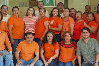 Talleres de bordado fortalecen la cultura y economía en Huejutla