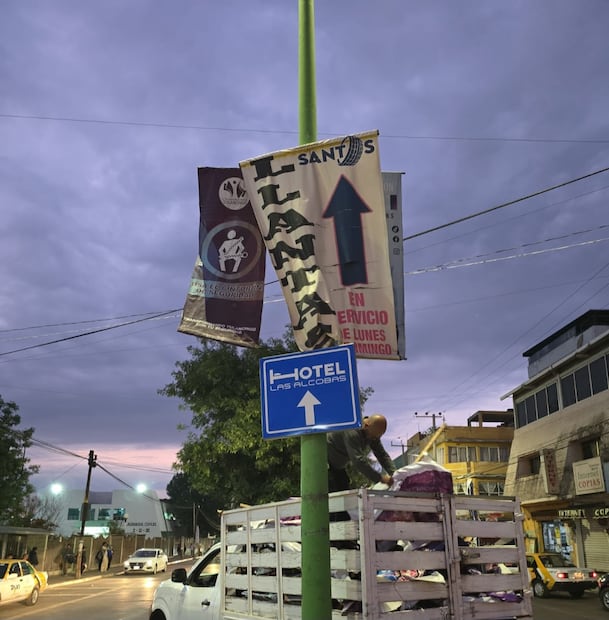 Tulancingo retira más de una tonelada de publicidad para limpiar su imagen urbana | Foto: ayuntamiento de Tulancingo