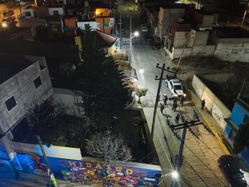 Aseguran motocicleta sin placas y detienen a joven con presunta droga en la capital