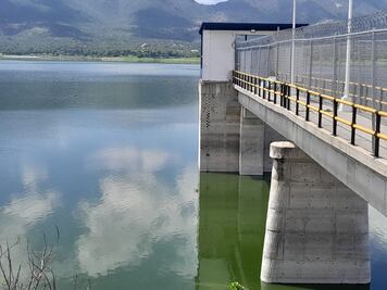 Lluvias aumentan niveles en presas de Hidalgo; Endho mantienen desfogues