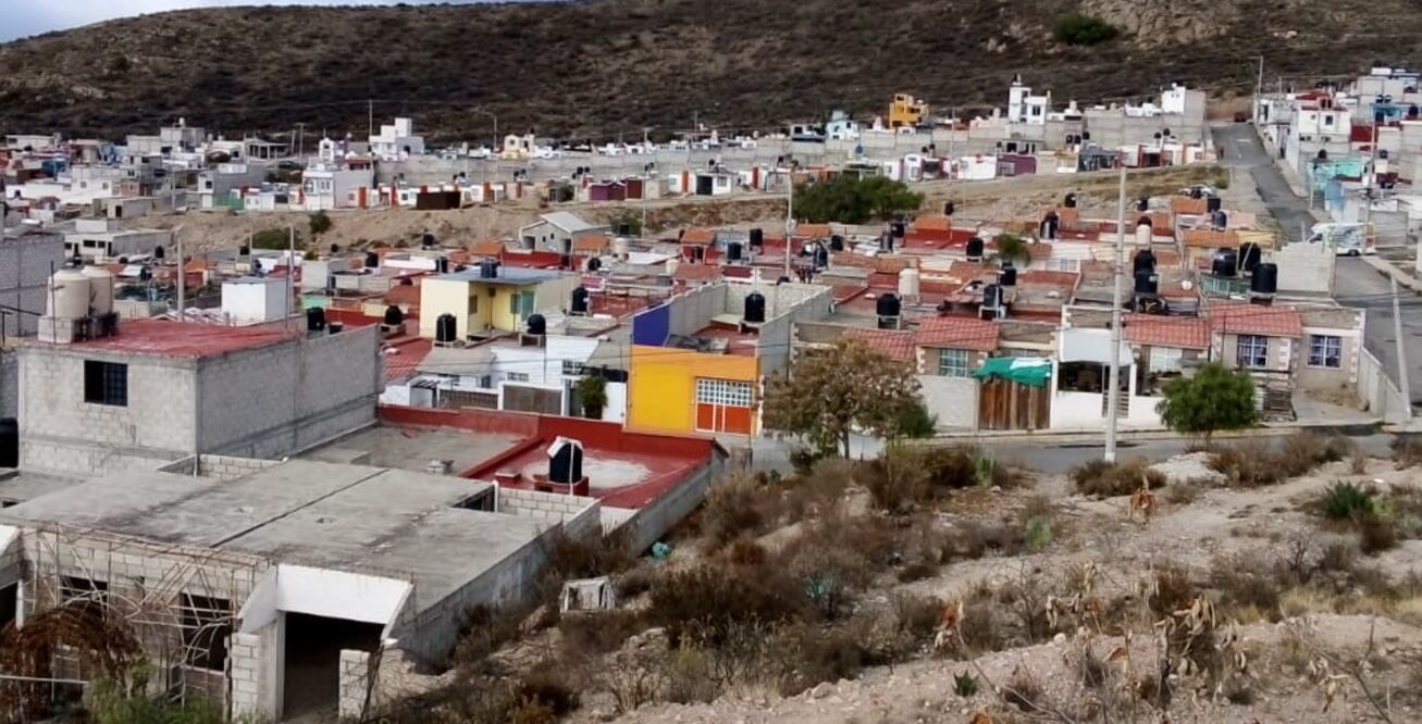 El ayuntamiento de Mineral de la Reforma informó que el fraccionador o constructor que vendió las casas de Carboneras nunca realizó el trámite de entrega – recepción a la alcaldía, y dejó en abandono el fraccionamiento Foto: Arturo Torres