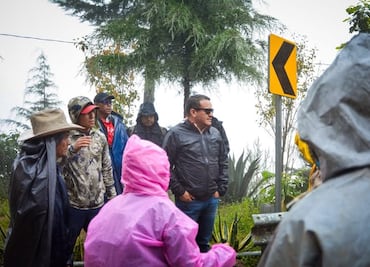 Recorre alcalde de Ixmiquilpan zona afectada por tormentas