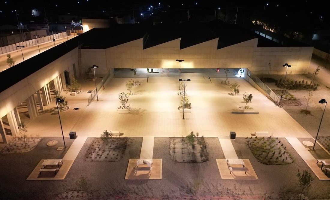 La SEDATU invirtió en este complejo deportivo 113MDP, que dotará a los tizayuquenses de espacios de esparcimiento como lo son salones de usos múltiples para diversas clases, alberca, canchas, zona de enfermería, complejo comercial, escenario, entre otros; como parte del Programa de Mejoramiento Urbano (PMU).