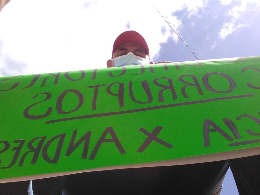 Más de 30 personas entre amigos y familiares se manifestaron 
Foto: Carlos Jurado