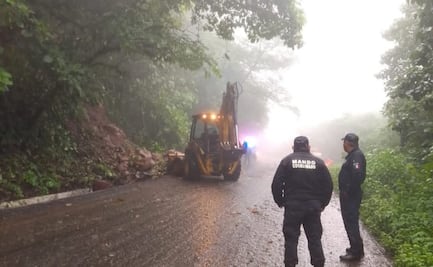 Liberan paso en la carretera México–Tampico tras derrumbe en Tlanchinol