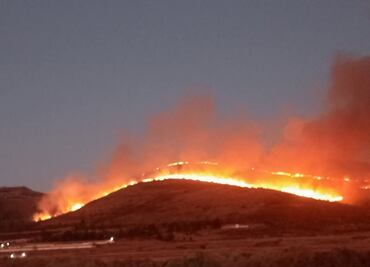 Se registra incendio en el cerro de Chimalpa Tlalayote, municipio de Apan