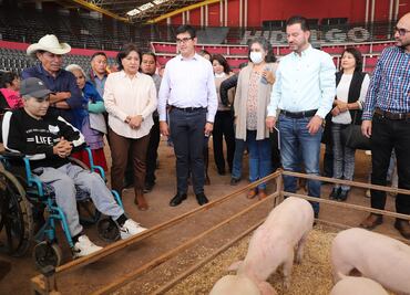 DIFH entrega proyectos productivos a personas con discapacidad