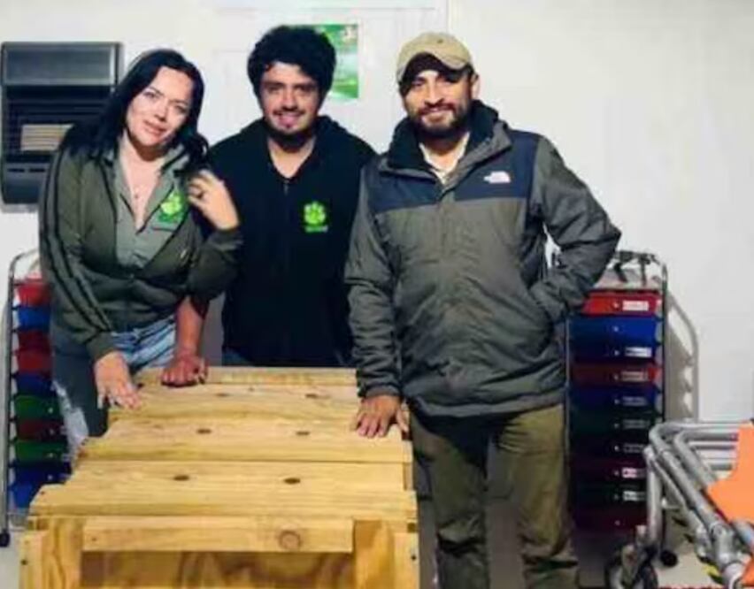 La presidenta de la fundación Invictus, Erika Ortigoza y un equipo multidisciplinario realizaron el rescate del animal. Foto: Especial