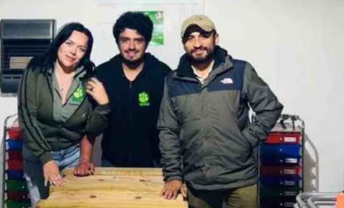 La presidenta de la fundación Invictus, Erika Ortigoza y un equipo multidisciplinario realizaron el rescate del animal. Foto: Especial