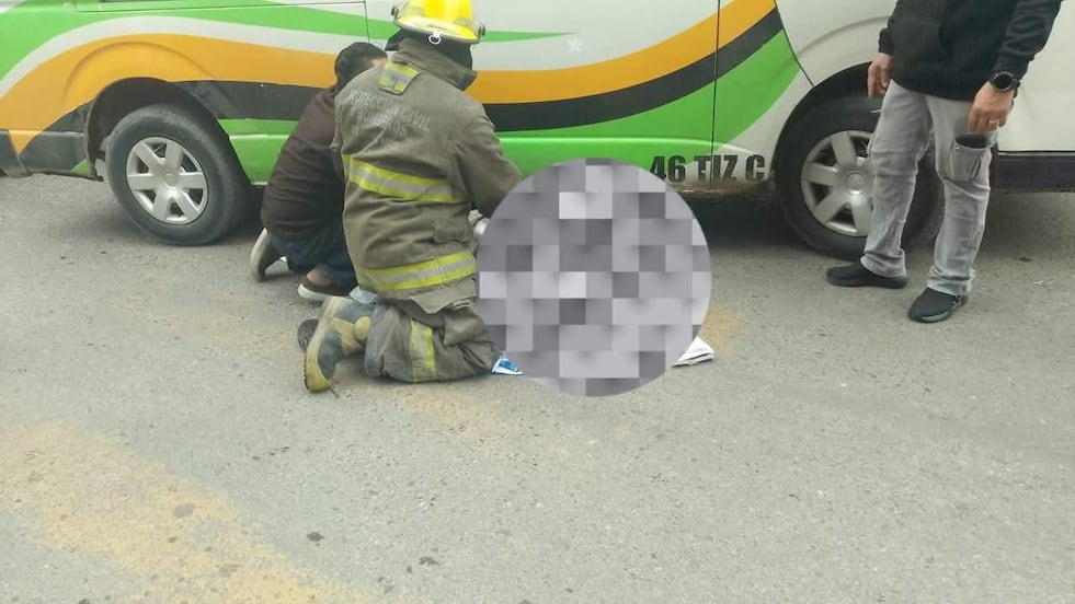 Combi sin placas atropella y lesiona a adulto mayor en Tizayuca