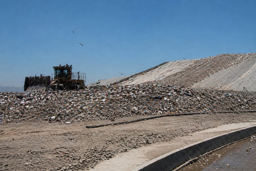 Tula gasta 1.5 mdp mensuales para llevar basura a Edomex | Imagen generada con IA