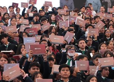 Gobierno de Hidalgo invierte en educación con entrega de tabletas y conectividad
