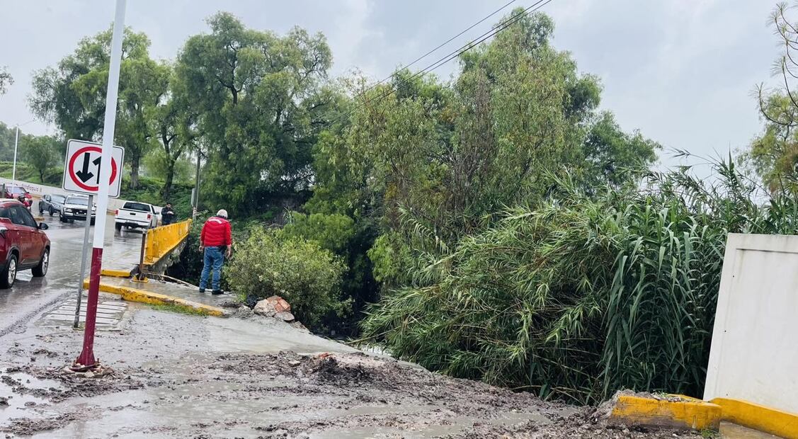 Colocan parapetos y banquetas en río Salado para prevenir desbordamientos | Foto: especial