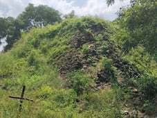 Pirámides y vestigios huastecos permanecen ocultos bajo la maleza en Yahualica