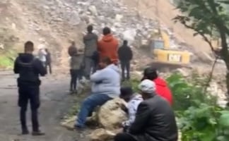 Derrumbe bloquea la carretera Chapulhuacán–Pisaflores durante la madrugada