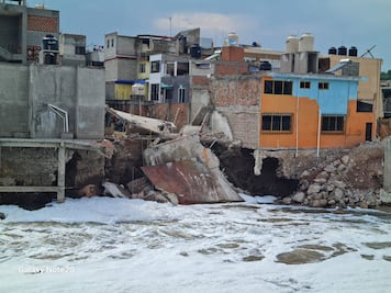 Derriban vivienda donde se generó el socavón; lunes apuntalarán el resto de viviendas