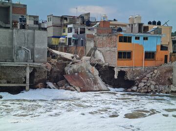 Derriban vivienda donde se generó el socavón; lunes apuntalarán el resto de viviendas